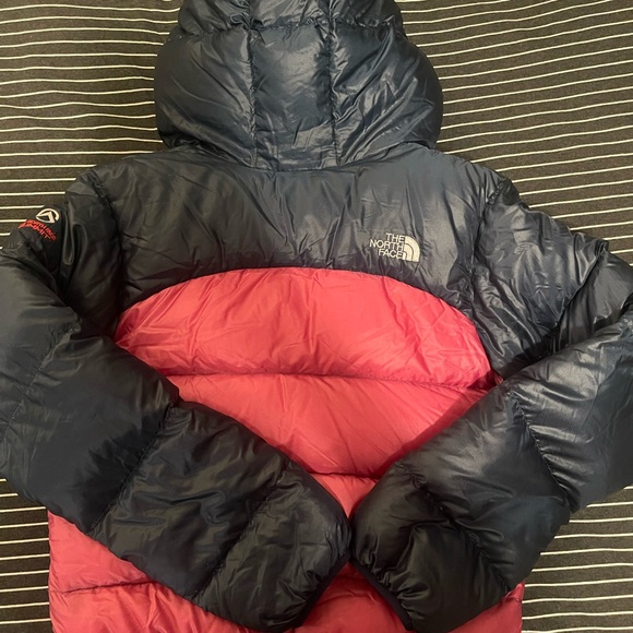 Women’s The North Face puffer coat. Size Large - Picture 3 of 4
